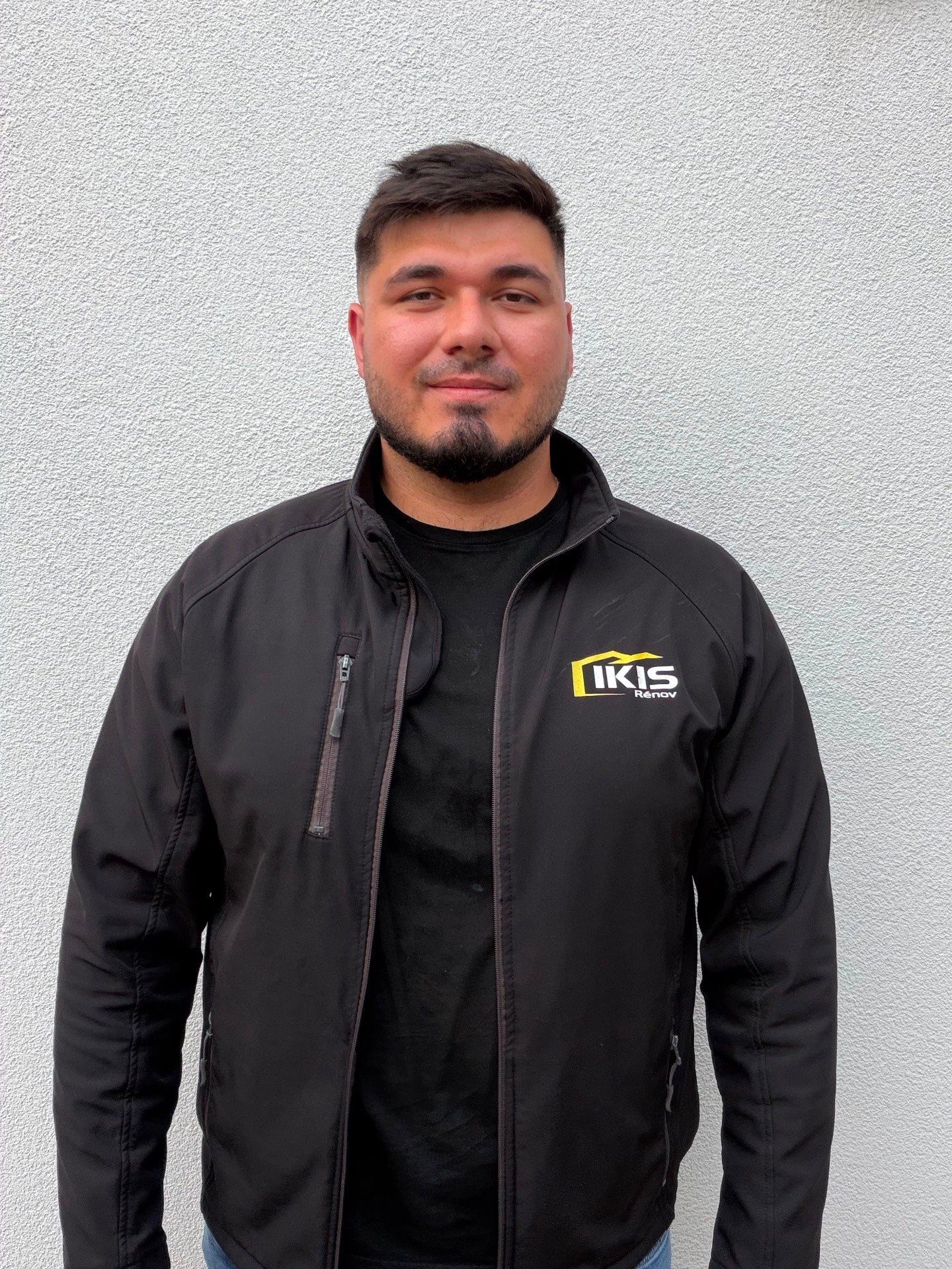 Portrait de Bahri Ikis, Cogérant & Chef de chantier chez IKIS Rénov